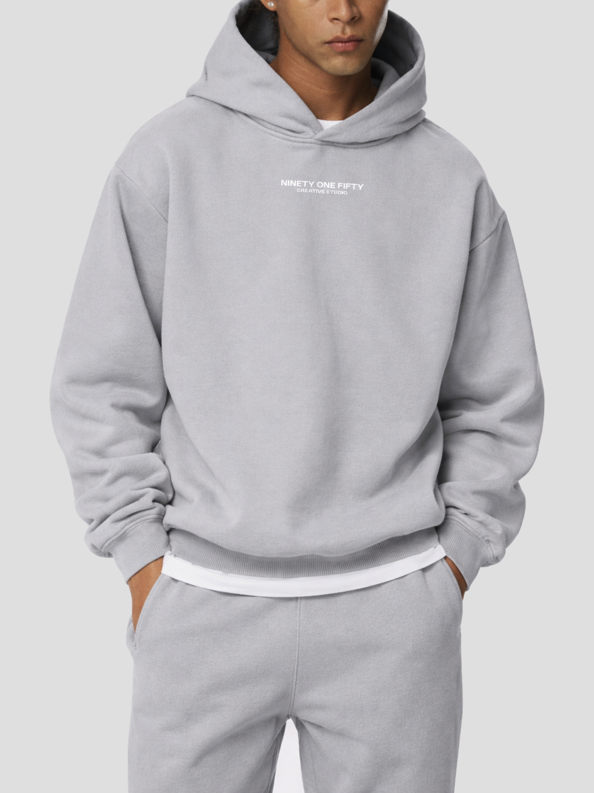 STUDIO HOODIE.